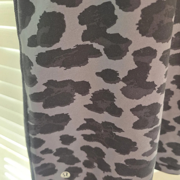 lululemon athletica Gray and Black Meshed Up Tank Top 1333 SMALL - Picture 5 of 7